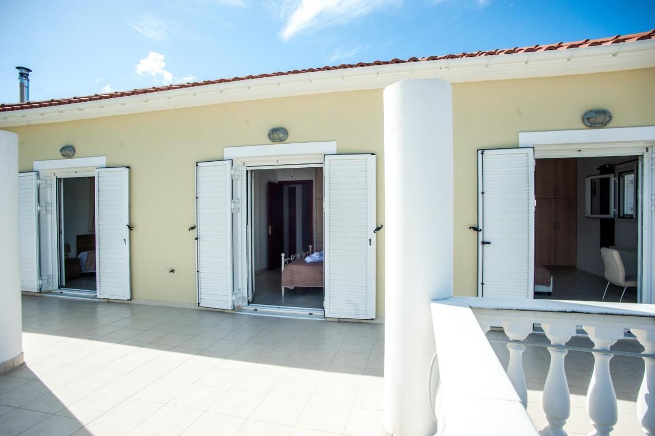 Nikos Apartments Spacious And Panoramic Аргостолион Екстериор снимка